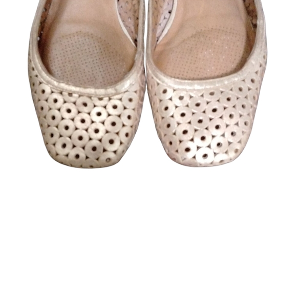 Corso Como Gold Flats with Sleek Design Women's Size 8 - Picture 3 of 10